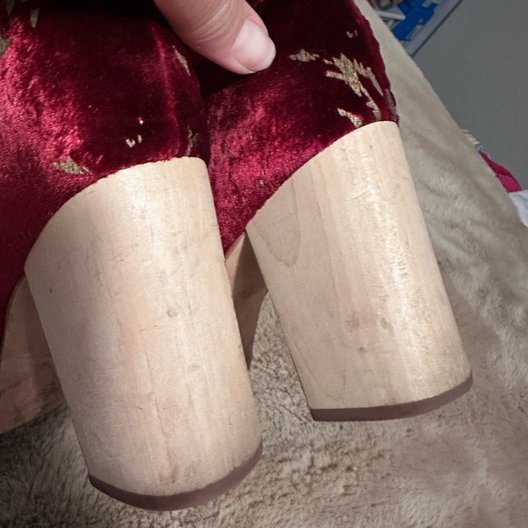 {Farylrobin} Red Velvet Wood Heeled 'Dav' Ankle Boot 8.5 - Picture 8 of 9